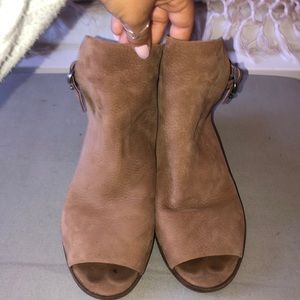 Lightly worn Lucky Brand soft leather brown boots